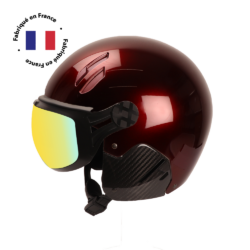 Le casque de ski Major Infinit de Diezz Sport présente un design élégant et moderne, disponible en bleu profond. Ce casque de fabrication française offre une protection optimale pour les skieurs, avec une coque extérieure robuste et un rembourrage intérieur confortable. Sa forme aérodynamique est conçue pour réduire la résistance à l'air tout en assurant une excellente couverture de la tête. Le casque est équipé d'un système de ventilation ajustable pour réguler la température et l'humidité. Il dispose probablement d'un système de fixation sécurisé avec une mentonnière rembourrée pour un ajustement parfait. Le Major Infinit intègre vraisemblablement des caractéristiques de sécurité avancées, telles qu'un système d'absorption des chocs et une compatibilité avec les masques de ski. Son design épuré et sa couleur bleu profond lui confèrent un aspect à la fois sportif et élégant, adapté aux pistes de ski comme aux moments de détente en station.